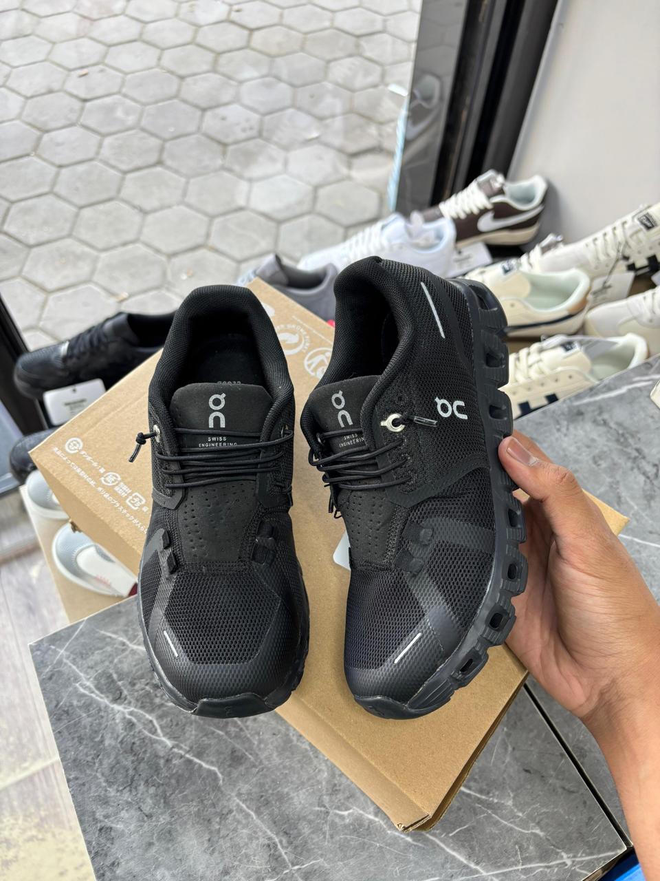 On Cloud 5 In Triple Black