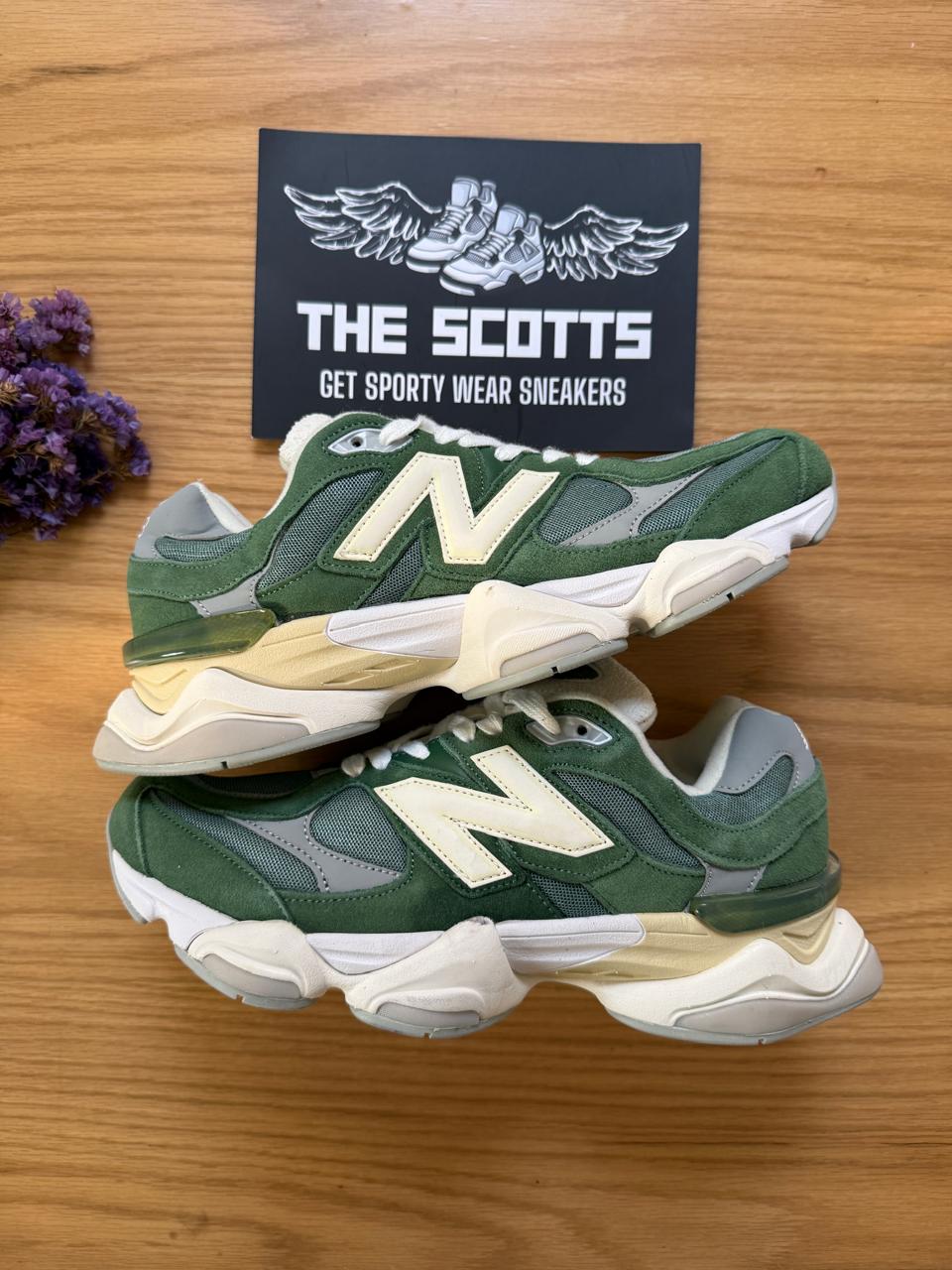 New Balance 9060 Nori green