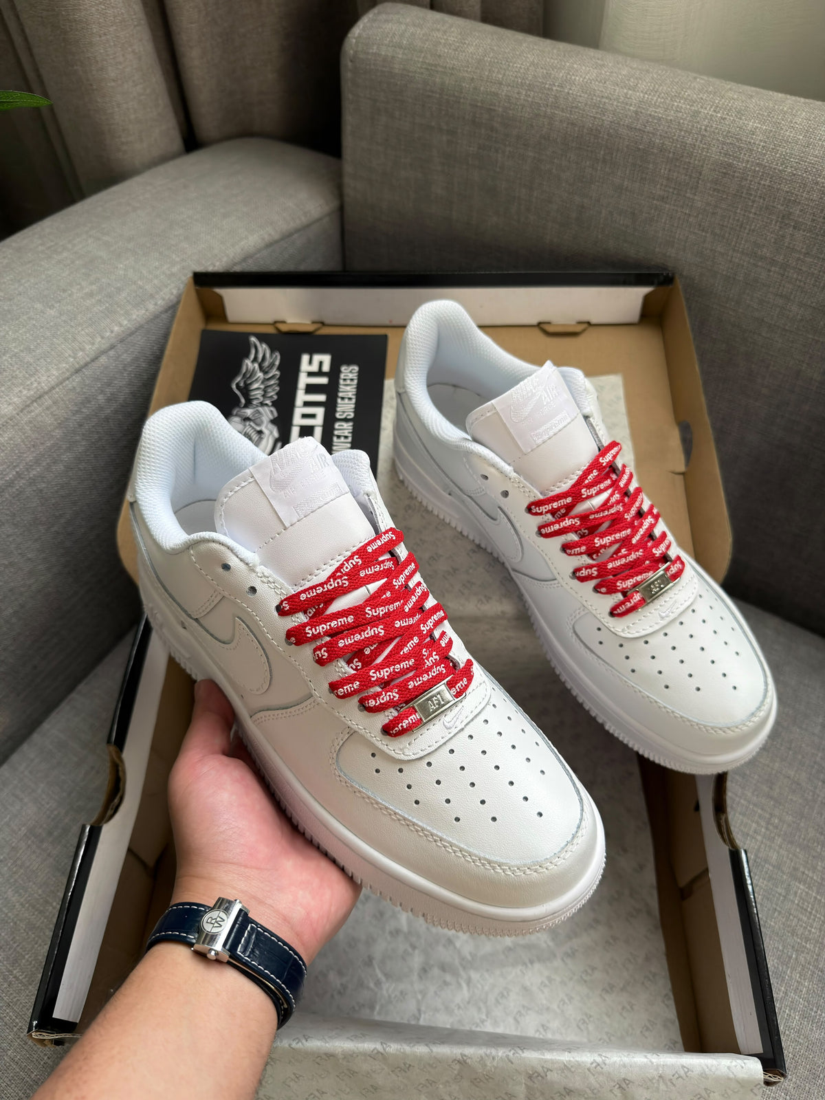 Nike Air Force 1 x Supreme Low