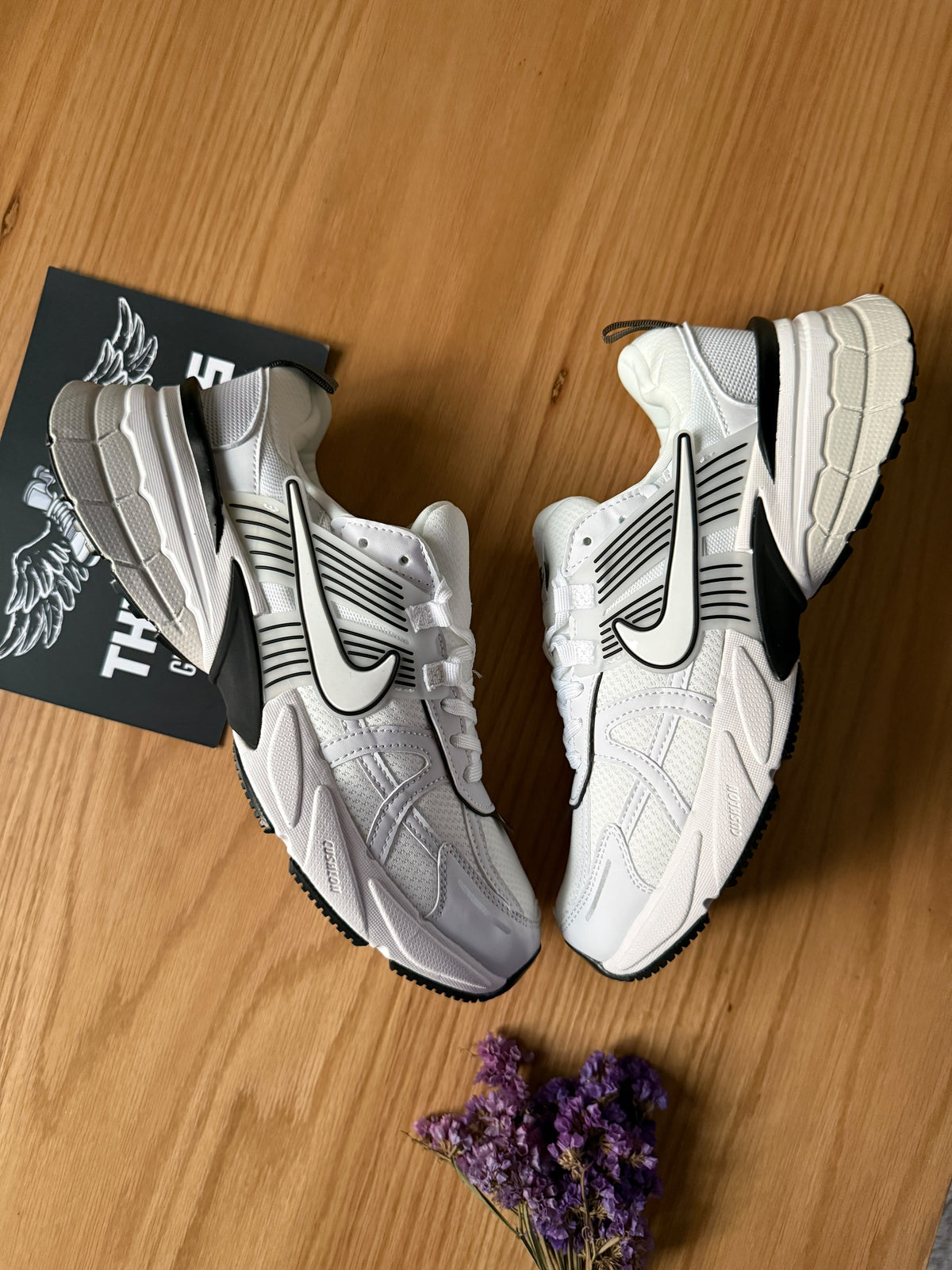 V2K Run White & Platinum Tint