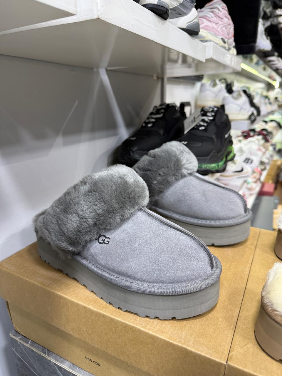 UGG Disquette grey-lined suede
