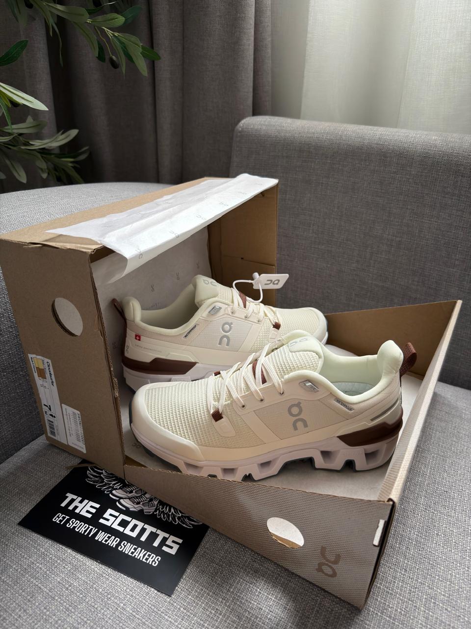 On Running Cloudwander Waterproof رمل | عاجي
