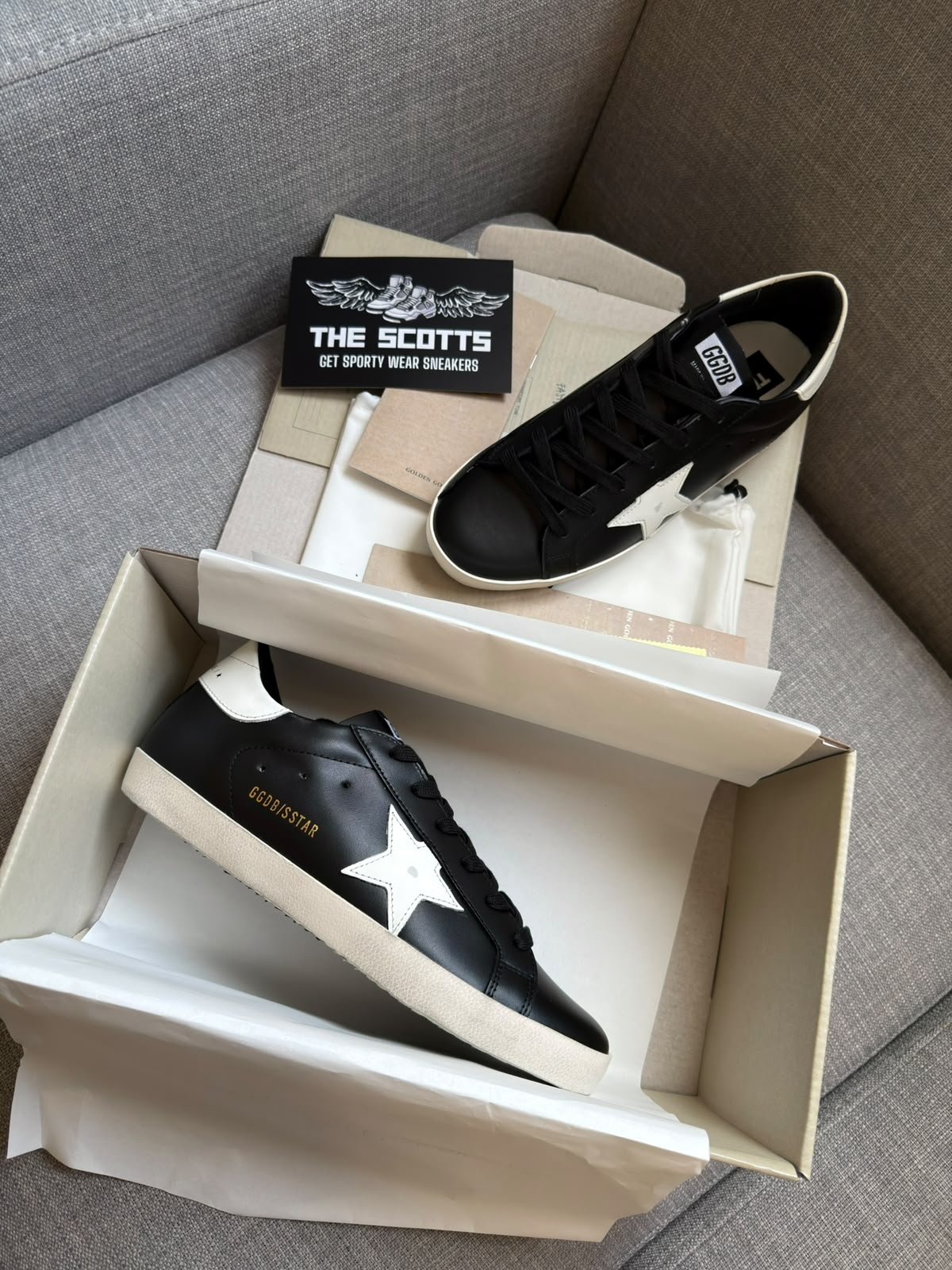 Golden Goose Super-Star  in black