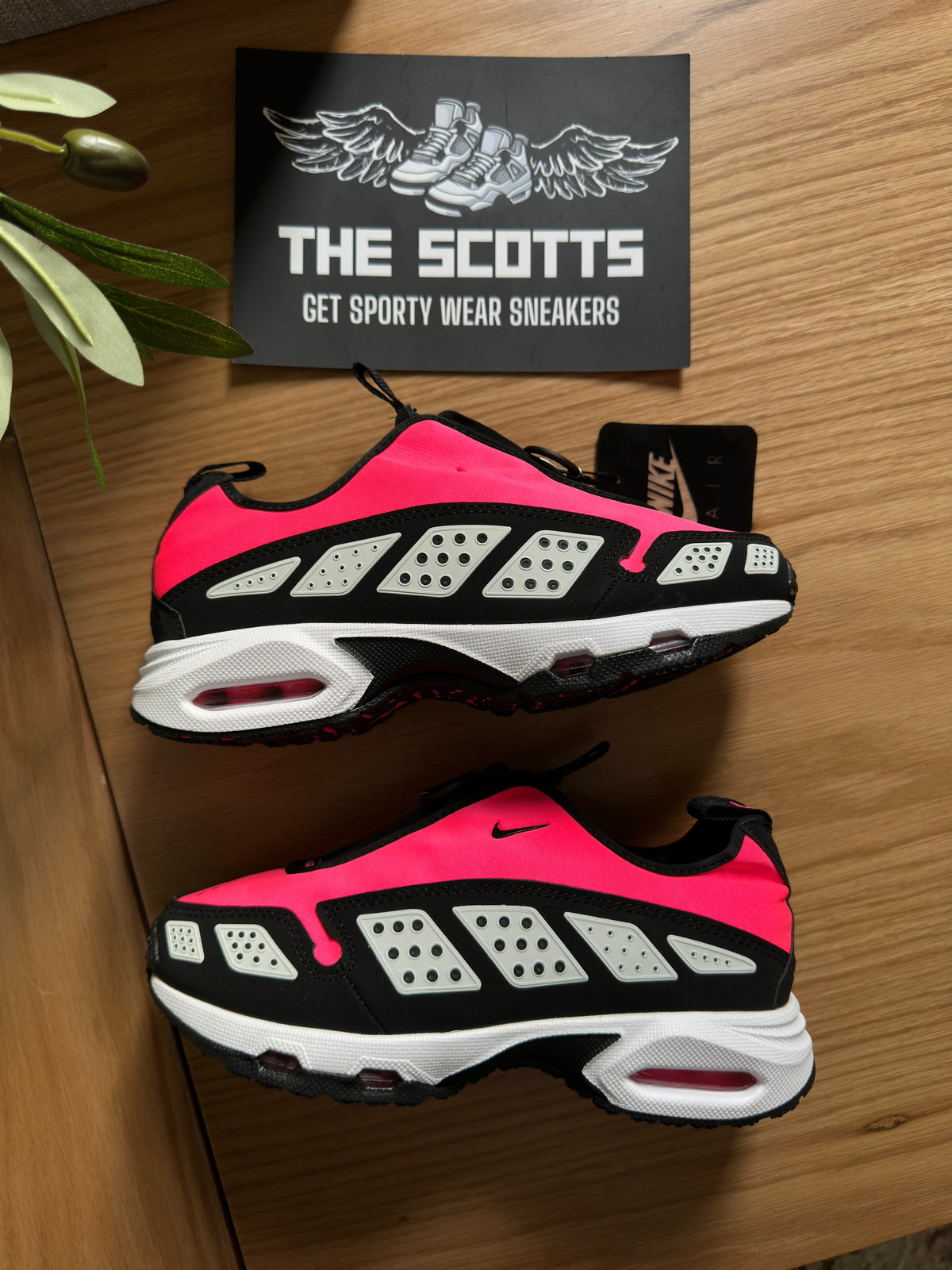 Nike Air Max SNDR "Highlighter Pink"