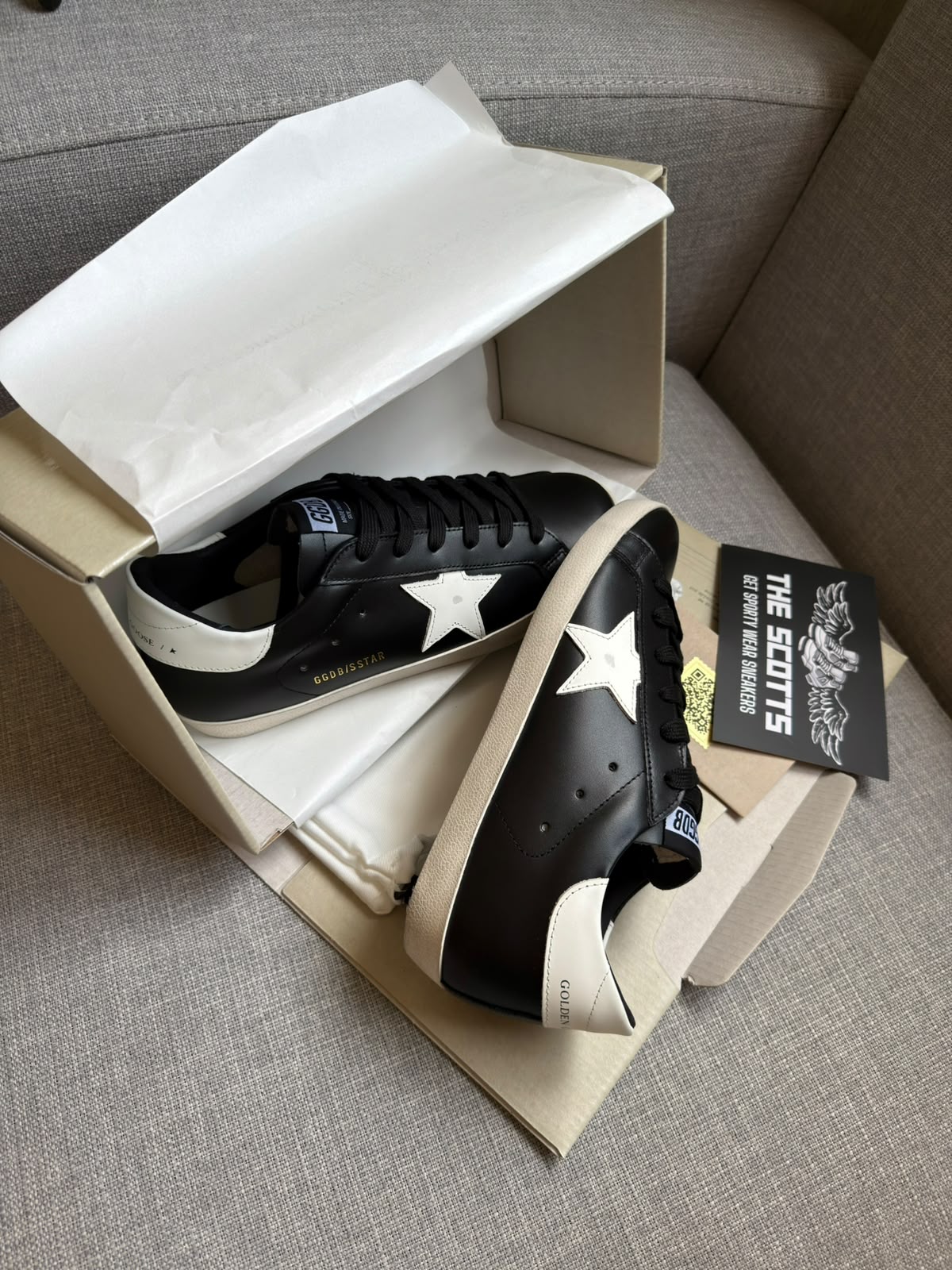 Golden Goose Super-Star  in black