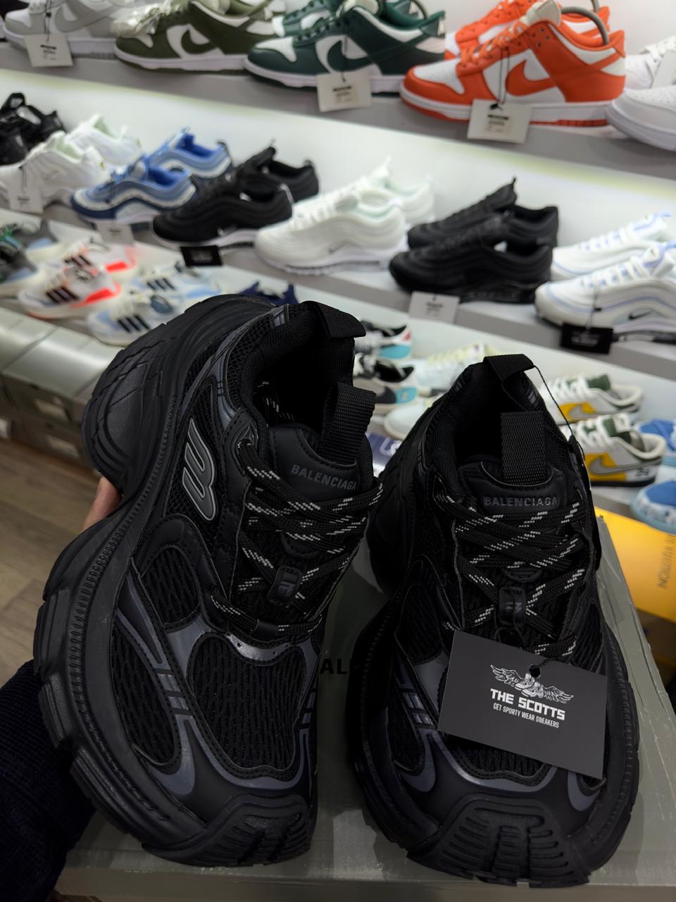 Balenciaga 10XLblack