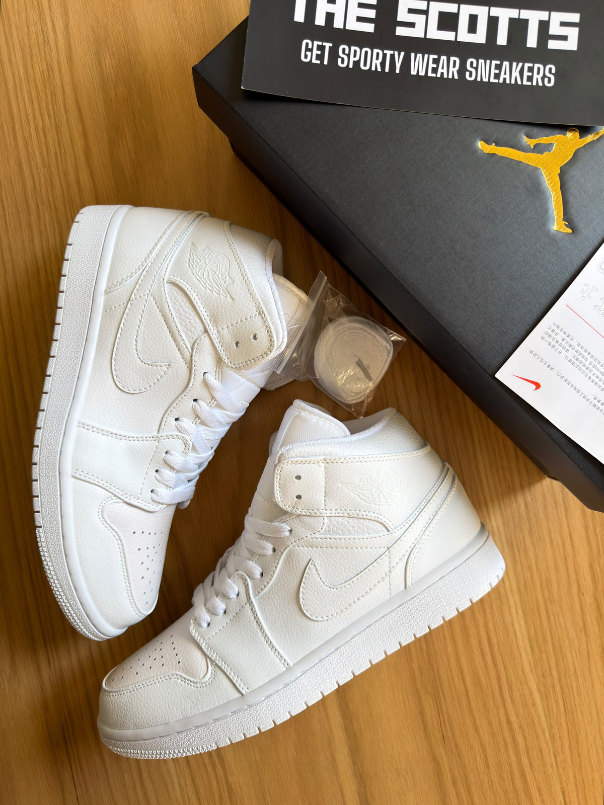 Air Jordan 1 Mid Triple White