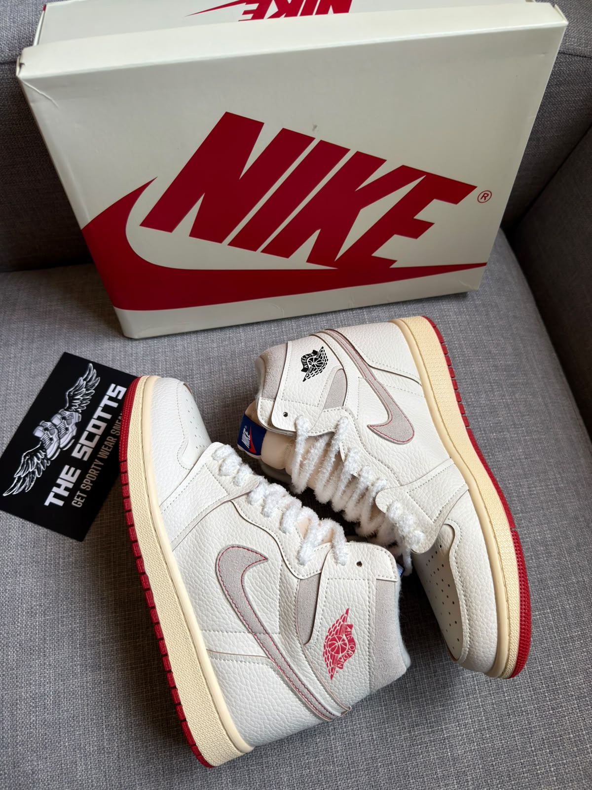 Air Jordan 1 High OG Cinnabar