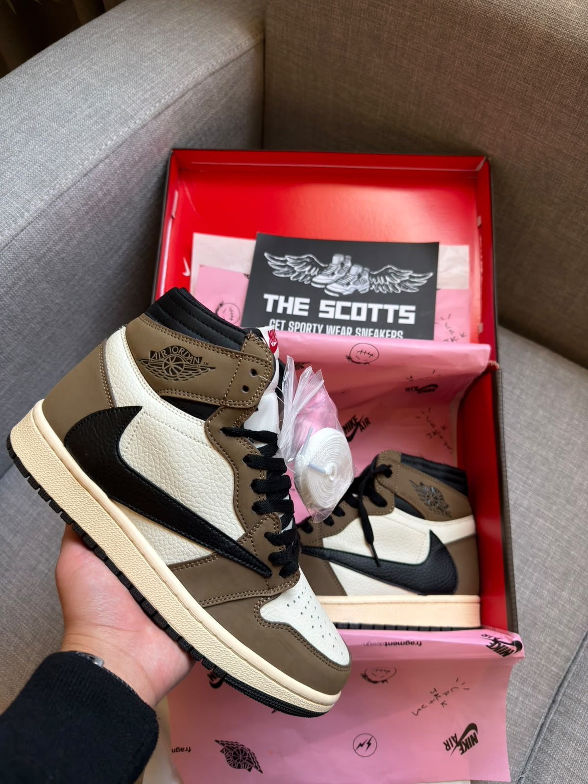 Air Jordan 1 High x Travis Scott mocha