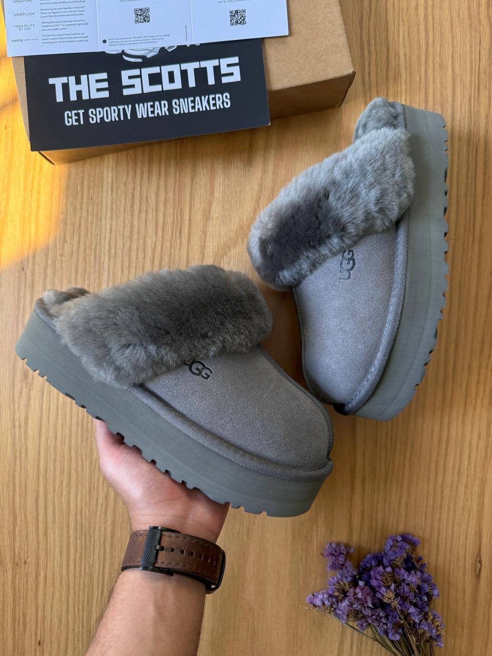 UGG Disquette grey-lined suede