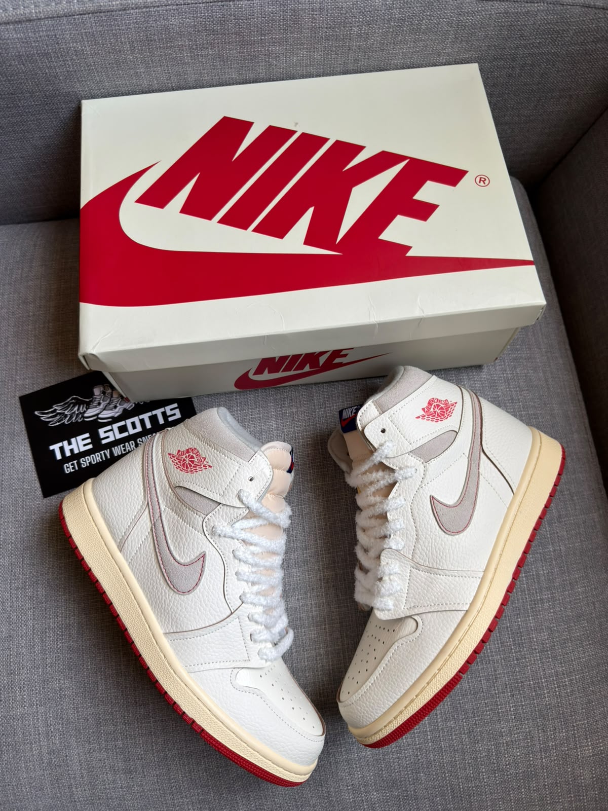 Air Jordan 1 High OG Cinnabar