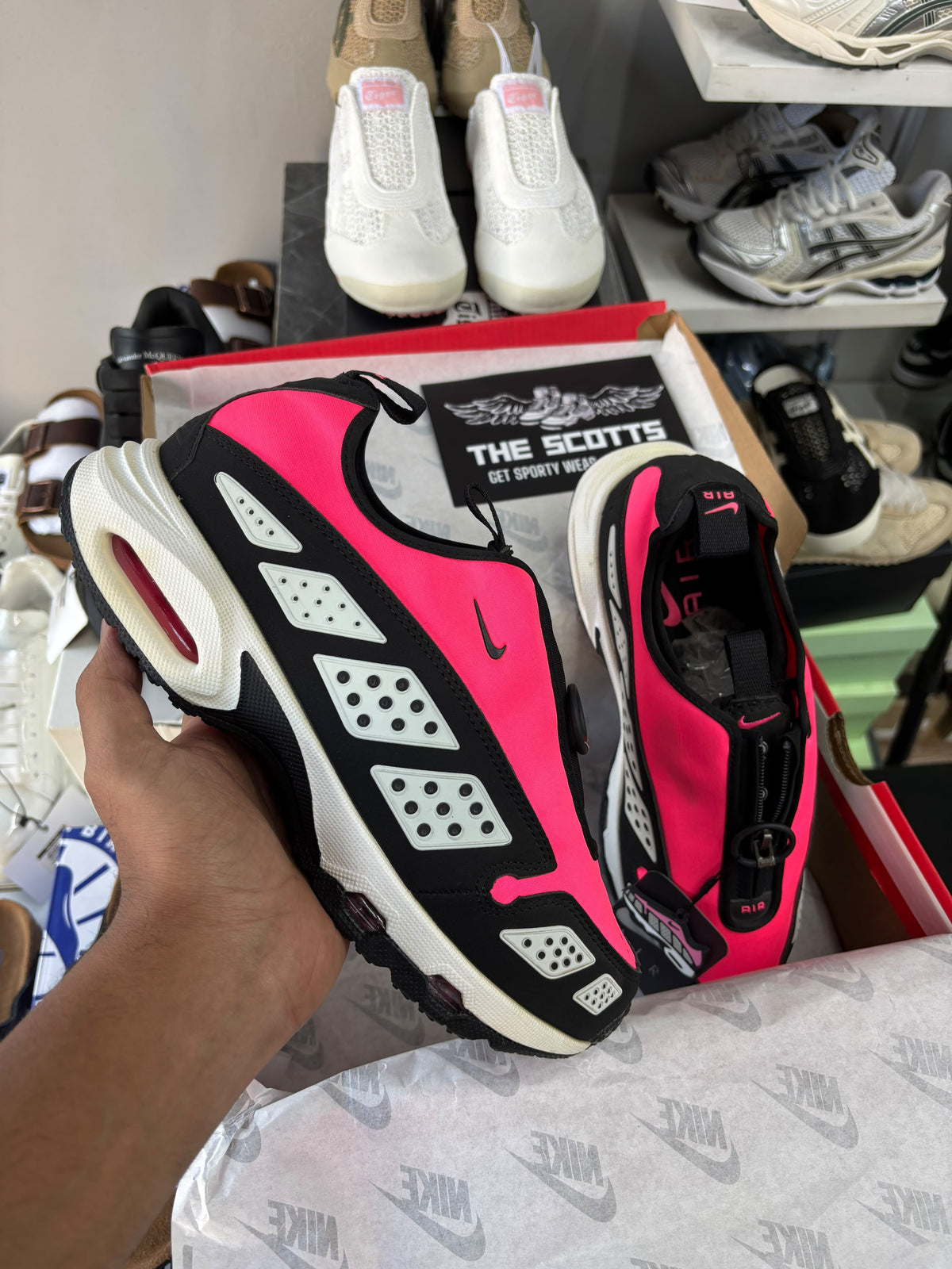 Nike Air Max SNDR "Highlighter Pink"