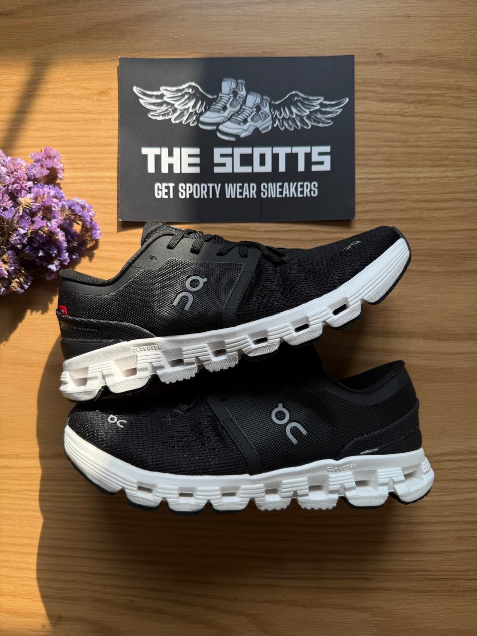 On Cloud X 4 Black | White