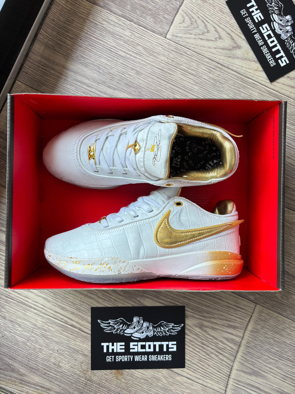 Nike LeBron XX gold