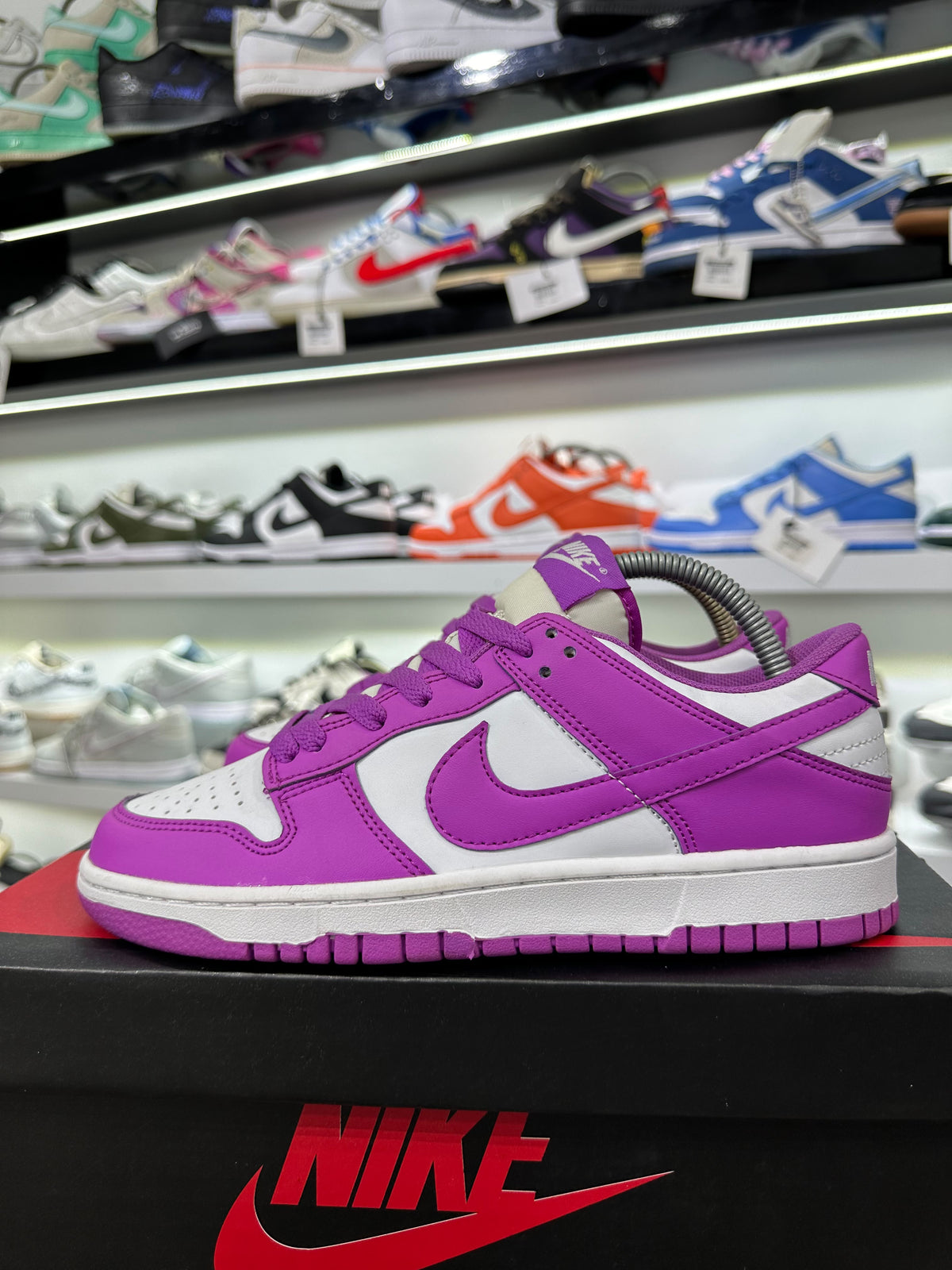 Nike Sb dunk low in White \ Hot Fuchsia