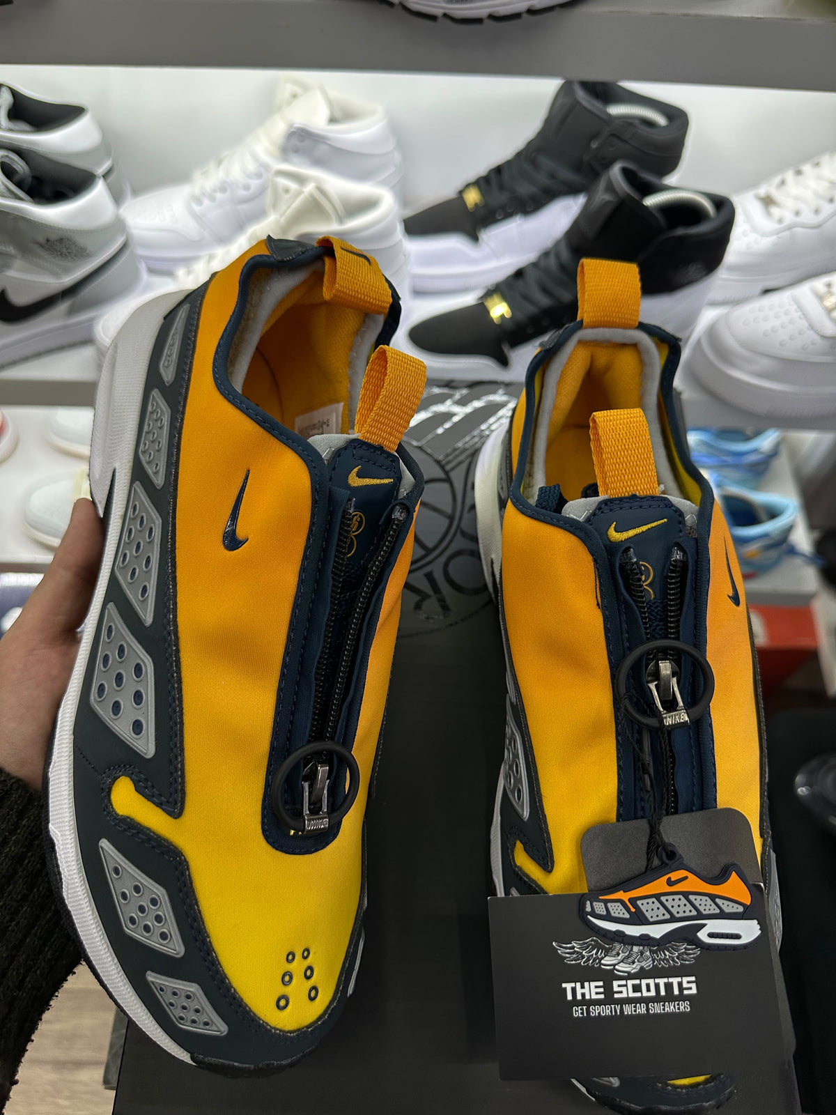 Nike Air Max SNDR "Canyon Gold Deep Ocean"