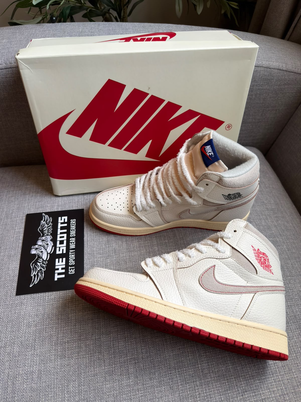 Air Jordan 1 High OG Cinnabar