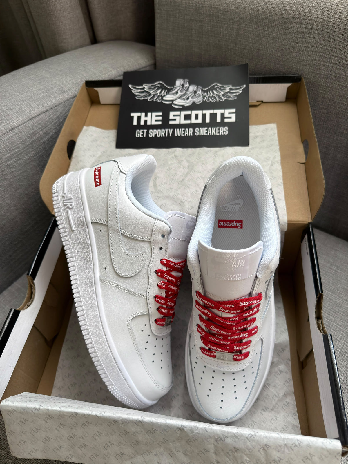 Nike Air Force 1 x Supreme Low