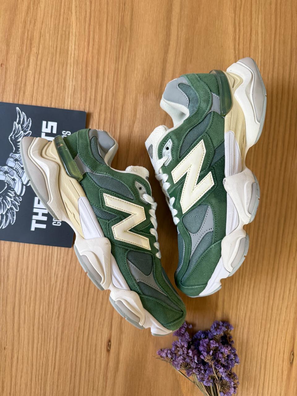 New Balance 9060 Nori green