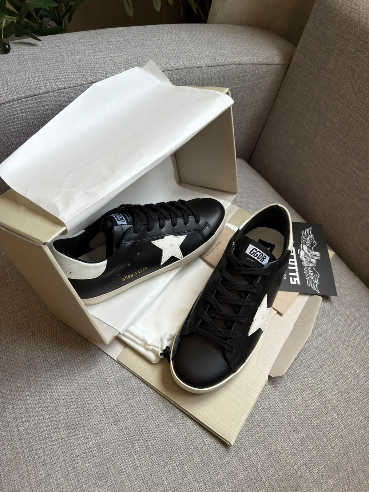 Golden Goose Super-Star  in black