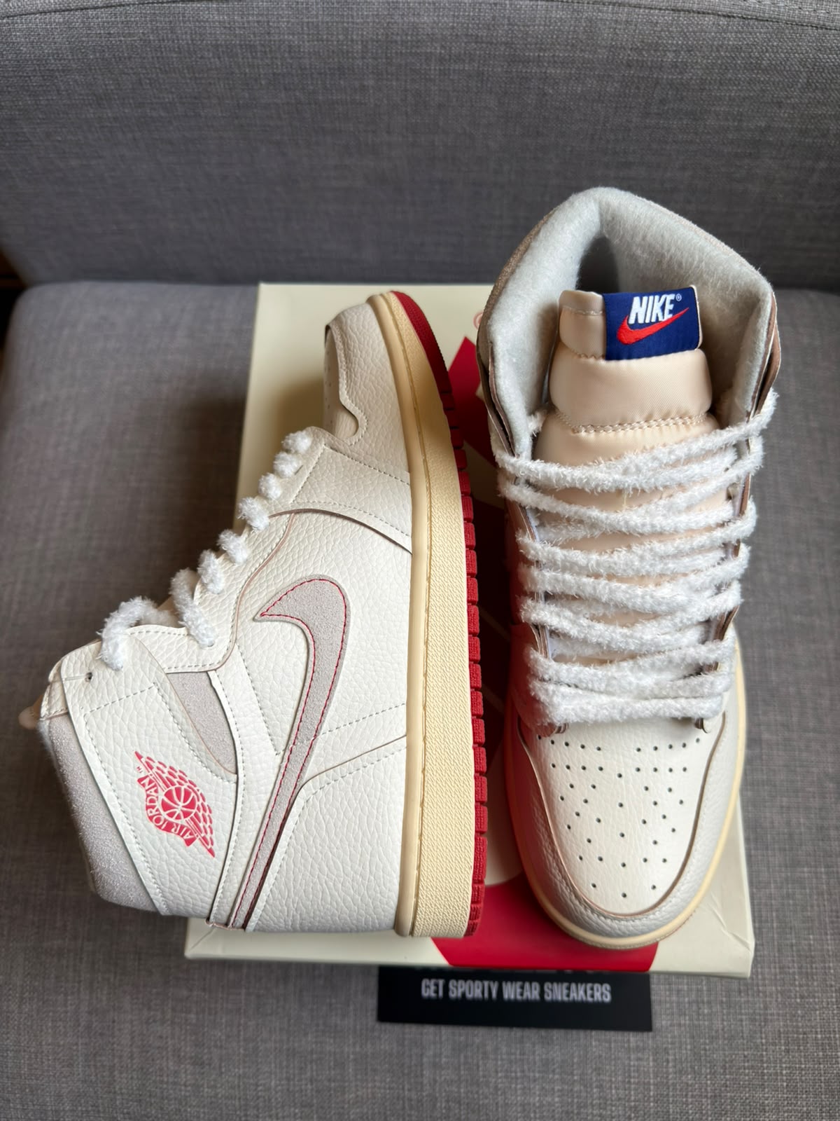 Air Jordan 1 High OG Cinnabar