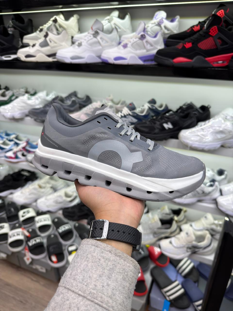On Cloudflow 5 Alloy | Rock