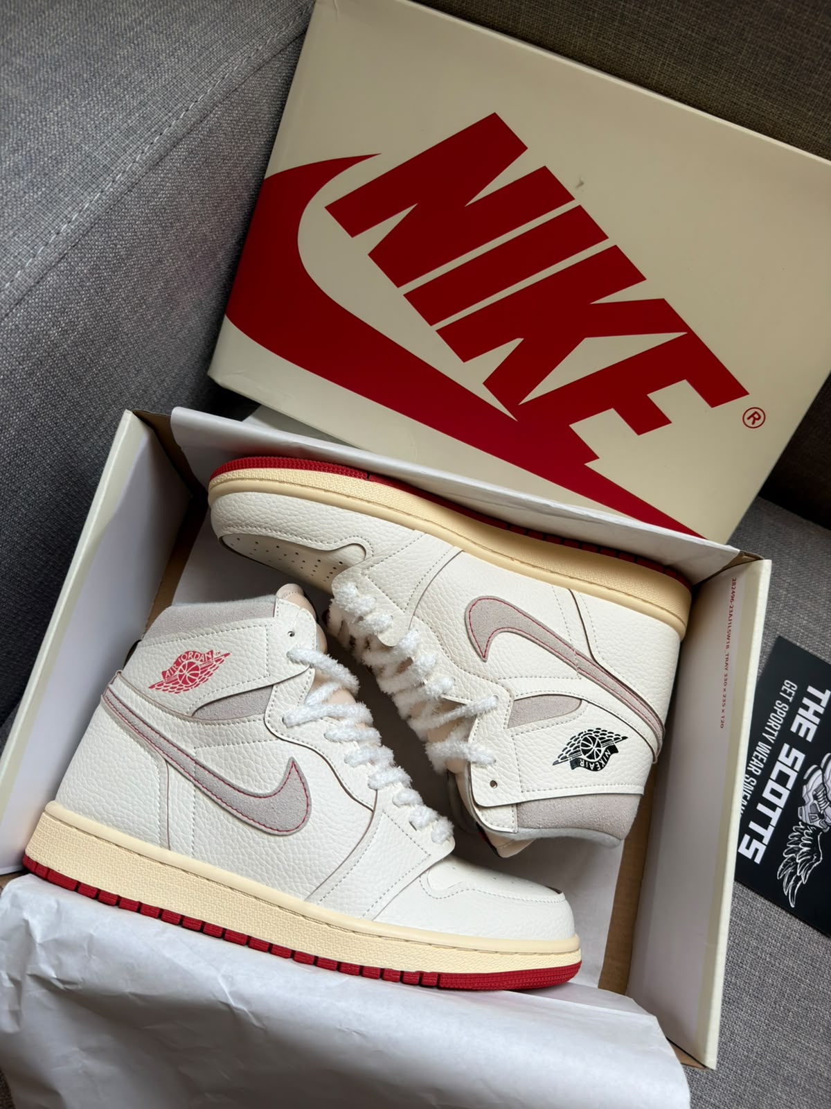 Air Jordan 1 High OG Cinnabar