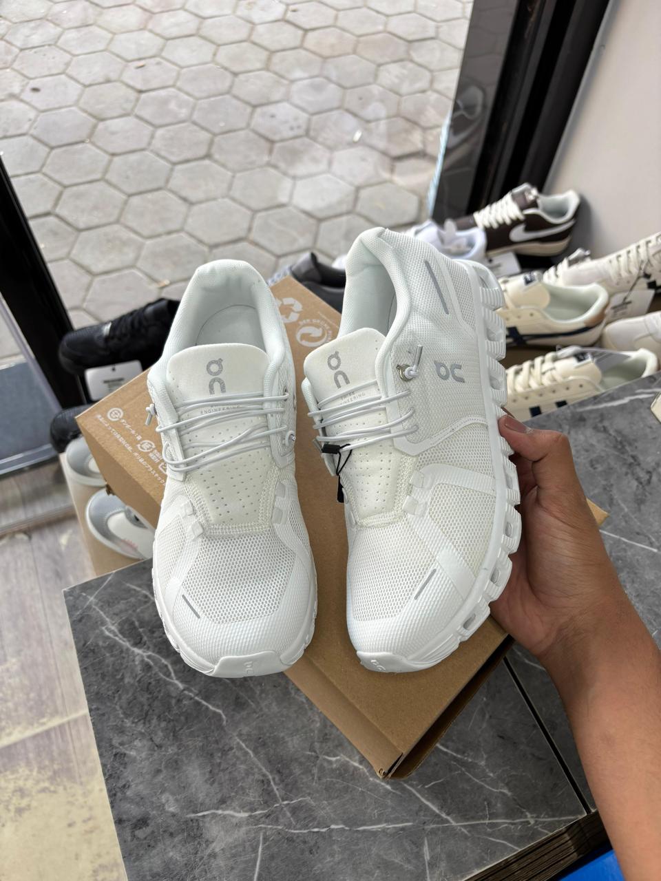On Cloud 5 In Triple White