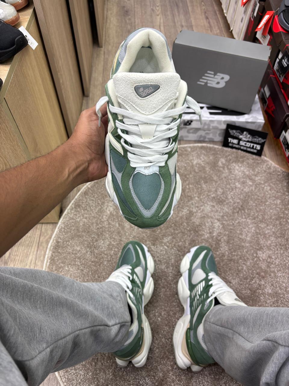 New Balance 9060 Nori green