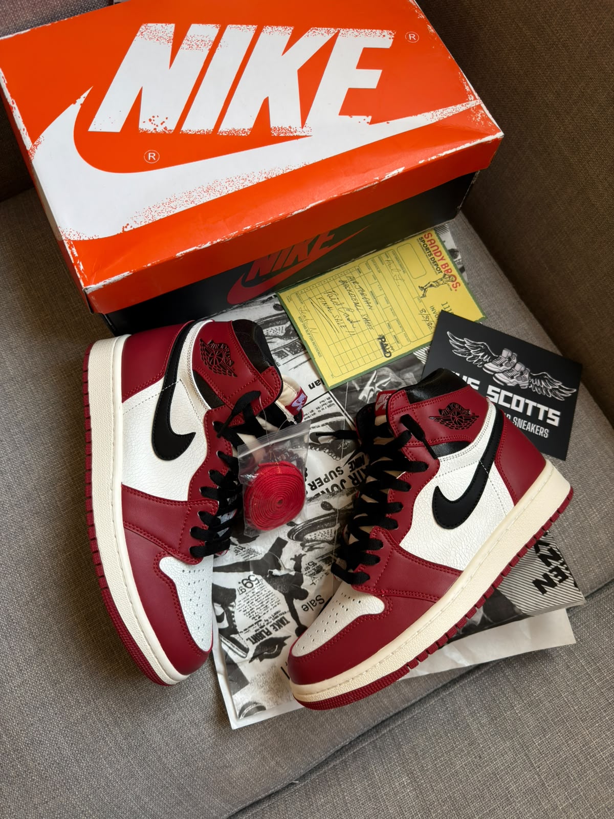Air Jordan 1 Retro High OG Chicago Lost And Found