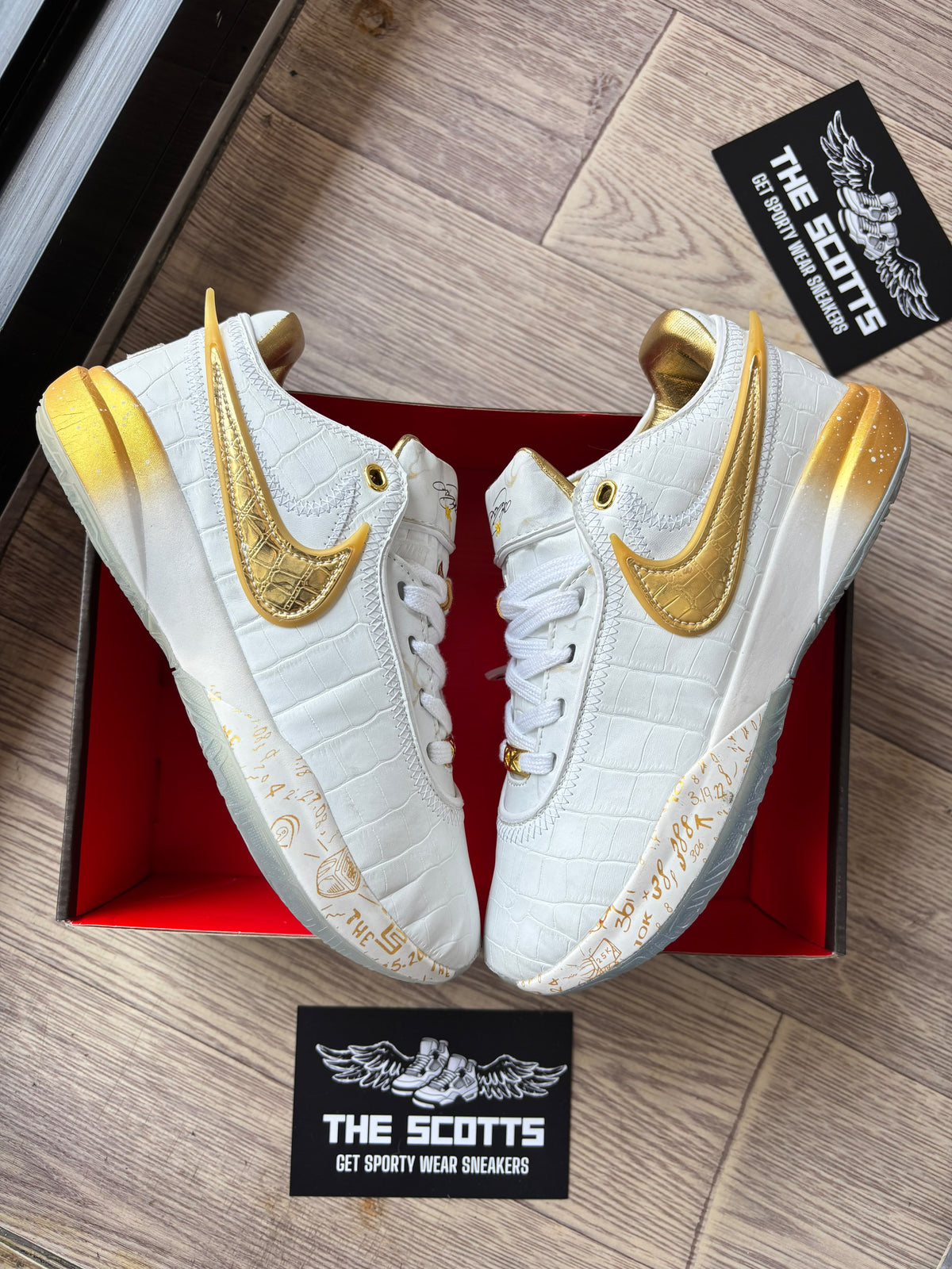 Nike LeBron XX gold